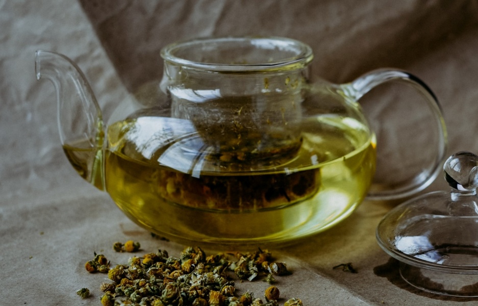 Травяные чаи подходят для восполнения жидкости при диарее, обусловленной пищевой аллергией, фото